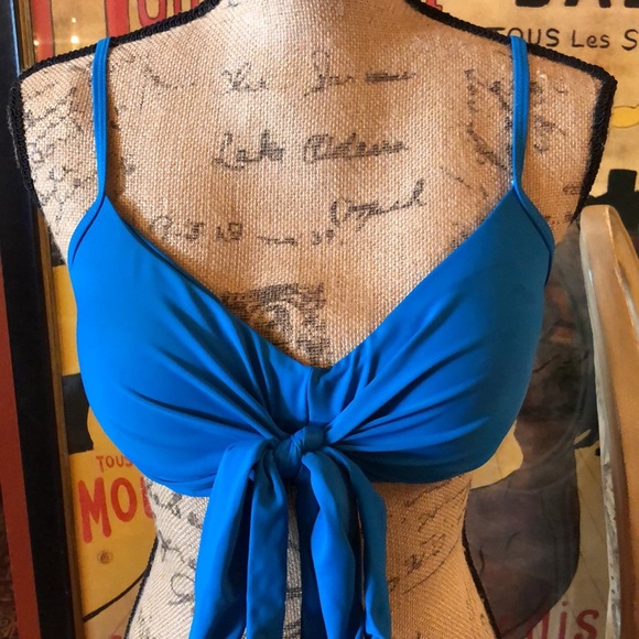 Other - Beautiful blue bikini top M/L D/DD cup 😍💙☀️🌴💕